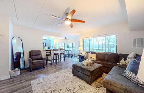 Lake Harmony Apartment | Mystic Sunrise