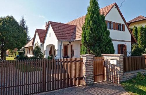 Zalakaros Apartment | Négy Évszak Apartmanház