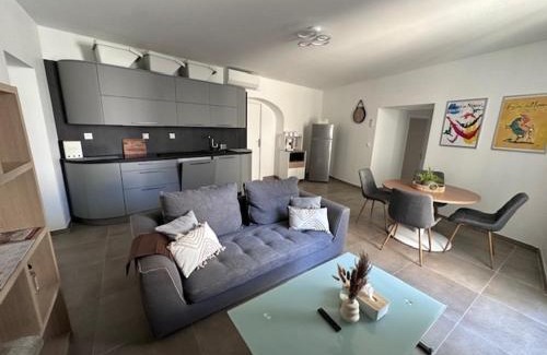 Nimes City Centre Apartment | Nîmes Downtown Apartment