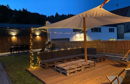 Adenau Apartment | Nürburgring Industrial Design House, großer Garten, BBQ