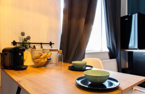 Adenau Apartment | Nürburgring Industrial Design House, großer Garten, BBQ