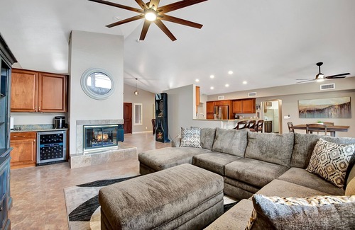 Paradise Valley Village House | N. Scottsdale Retreat W/Heated Pool & Hot Tub!
