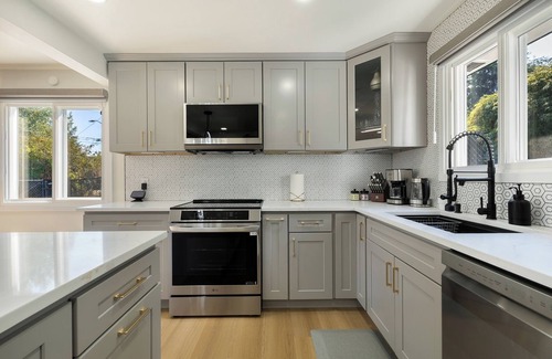 Highline Apartment | n“Your cozy family spot in the perfect part of Seattle, minutes from everything“