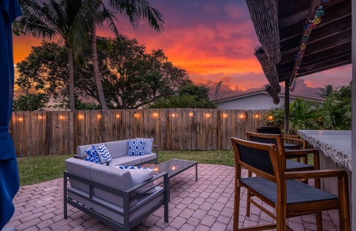 Deerfield Beach House | Nadios.casa: Family Oasis w/Heated Pool/6min to beach/Sleeps 8 (2 king, 4 twin)