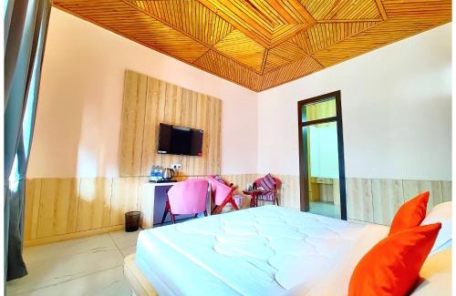 Nainital Hotel | NAINITAL HOTEL A LUXURIOUS RESORT'S PRANAV! INN - Free Parking & Wi-fi - Restaurant & Room Service - Spacious & Comfortable Rooms With Hill View Available -Near Bhowali Road - Best Hotel In Nainital