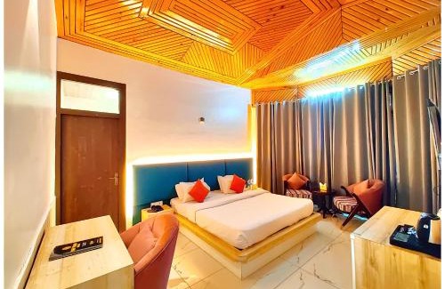 Nainital Hotel | NAINITAL HOTEL A LUXURIOUS RESORT'S PRANAV! INN - Free Parking & Wi-fi - Restaurant & Room Service - Spacious & Comfortable Rooms With Hill View Available -Near Bhowali Road - Best Hotel In Nainital