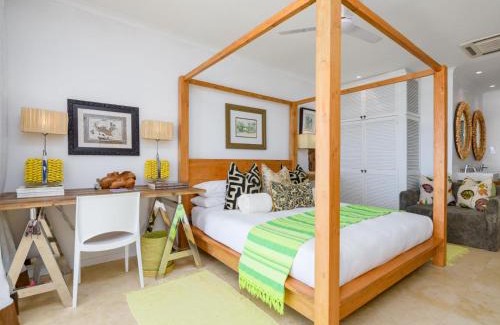 Trafalgar House | Nakai Beach Homestay