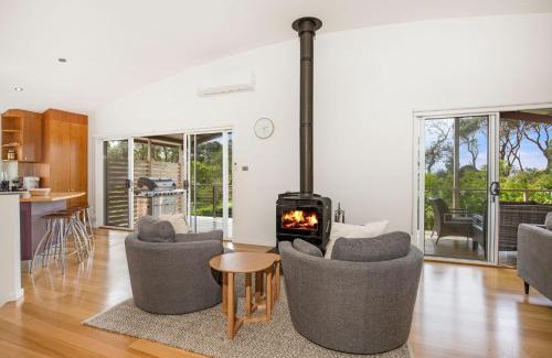 Culburra Beach House | Nalu Pet Friendly 1 Min Walk to Beach