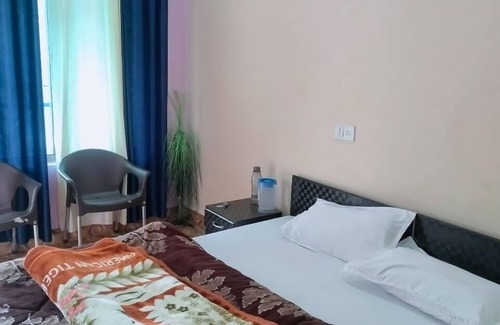 Gobind Dham Hotel | Nanda Devi Home Stay