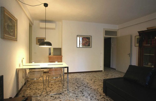 Dorsoduro Apartment | Nani Pistor apartment in Dorsoduro area San Trovaso Zattere IT027042C2BIGMERTH
