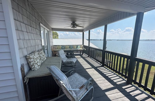Cedar Bluff House | Nanny & Pa's Place - with Private Boat Ramp and Dock