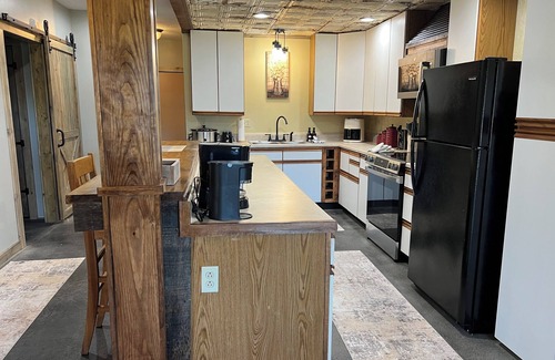 Jonesboro Other | Nanny's Place- Cozy Rustic Getaway B&B by Shawnee Hills Wine Trail and Parks