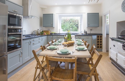Criccieth Cottage | NANT Y WYDDAN, family friendly, with open fire in Criccieth