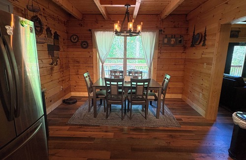 Bryson City Cabin | Nantahala Riverfront Paradise! Papa Bear Cabin + 2 Tiny Homes - Sleeps Up to 14!