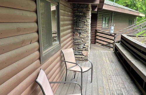 Bryson City Cabin | Nantahala Village Cabin close to NOC and Bryson City