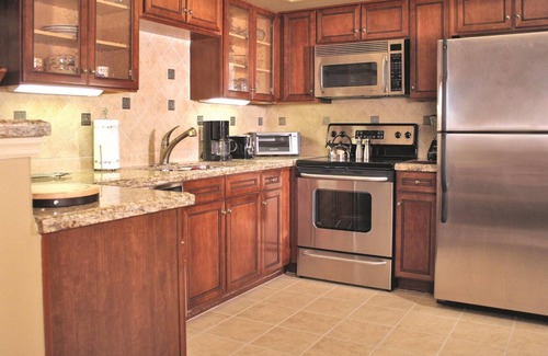Napa Resort | Napa, CA: 2 Bedroom, Whirlpool Tub, Fireplace, Pool, Golf, WiFi, Beautiful Area!
