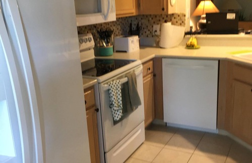 North Naples Condo | Naples 2 BDRM/2 BATH CONDO WEST OF 41