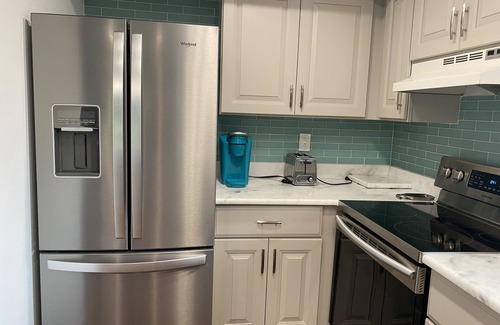 Central Naples Condo | Naples Charming Condo close to the Beach & Downtown