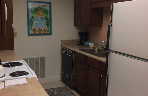 East Naples Condo | Naples-January price lowered! 2 br/2ba, w/pool, W/D, own parking, pet OK too