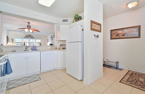 Naples Condo | Naples Lakefront Condo - Steps to community pool