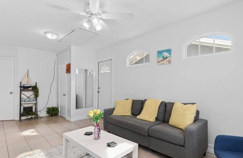 Naples Park Cottage | Naples Park Beach Escape