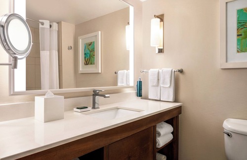 Park Shore Hotel | Naples' Stylish Unit w/Shuttle to the Beach and Outdoor Pool | Free Parking
