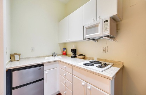 Naples Apartment | Naples Vacation Rental: Close to Parks & Beaches!