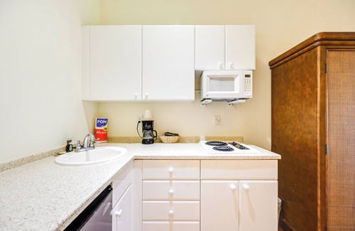 Naples Apartment | Naples Vacation Rental: Close to Parks & Beaches!
