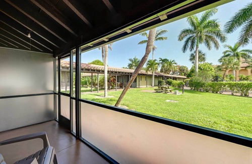 Naples Apartment | Naples Vacation Rental: Close to Parks & Beaches!
