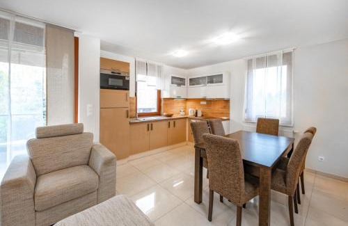 Balatonlelle Apartment | Napsugár 12 by HelloBalatonlelle