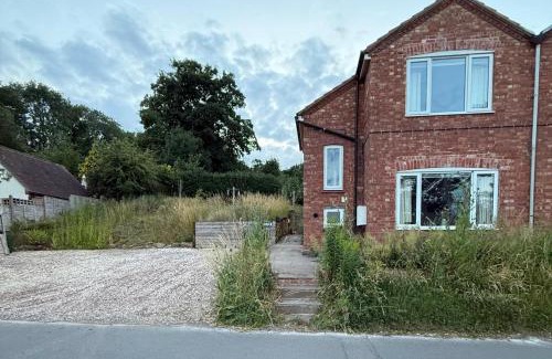 Napton-on-the-Hill House | Napton on the Hill - Sleeps upto 7 & Pet Friendly