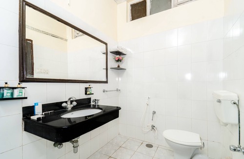 Omkareshwar Hotel | Narmada Hills Resort