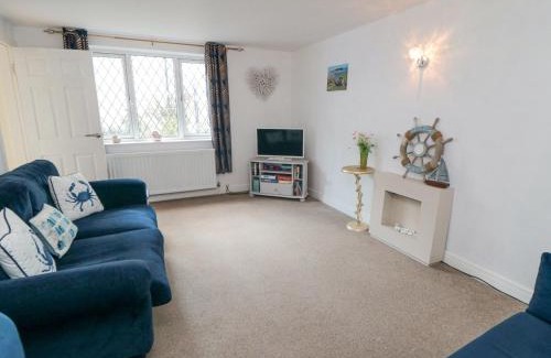 Scarborough House | Narnia Cottage