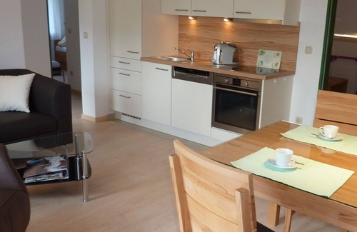 Inzell Apartment | Narzissen-Apartment für 4 Personen, 2 separate Schlafzimmer, Balkon, 65 m²
