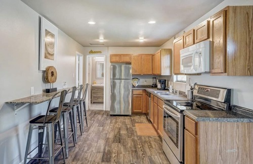 Round Rock Apartment | Nash A · Downtown Round Rock Group Getaway