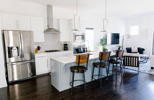 Edgehill House | Nash! Sky High Nashville - Rooftop Retreat with Panoramic Skyline Views!