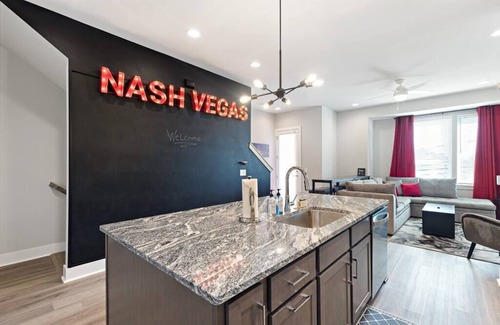North Nashville House | NASHVEGAS CASINO★ROOFDECK & GAME RM★10min→BROADWAY