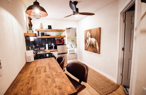 Nashville House | Nashville Guesthouse Oasis with Pool, HotTub & Nature Retreat – 15 Mins to DWTN