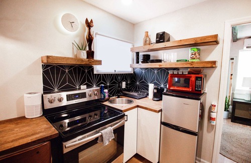 Nashville House | Nashville Guesthouse Oasis with Pool, HotTub & Nature Retreat – 15 Mins to DWTN