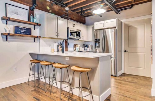 Nashville Apartment | Nashville Luxury Escape | Pool & Prime Location