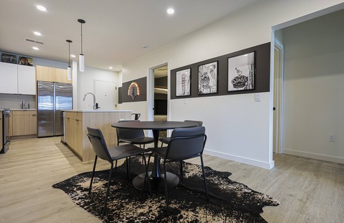 Sobro Condo | Nashville themed 3-bedroom condo that's .6 miles from Broadway St!