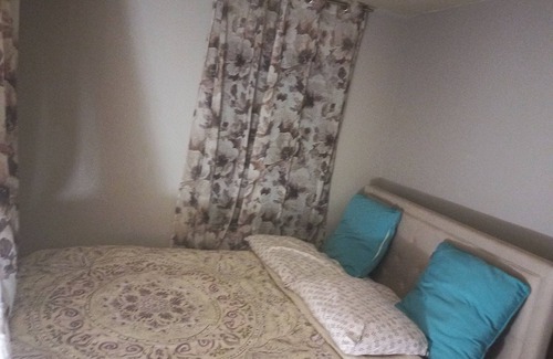 Nassau Bed & Breakfast | Nassau Bed n Breakfast -5 mins to beach & Down Town WiFi, AC