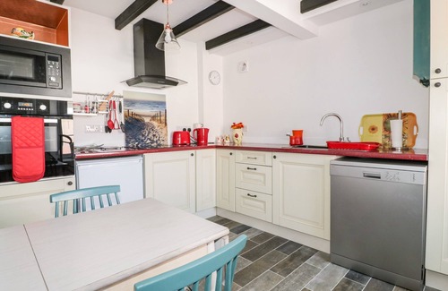 Par Cottage | Nasturtium Cottage