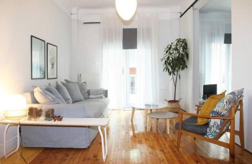 Thessaloniki City Centre Apartment | Nat's place Friends & Family Thessaloniki next to metro