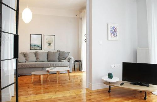 Thessaloniki City Centre Apartment | Nat's place Friends & Family Thessaloniki next to metro