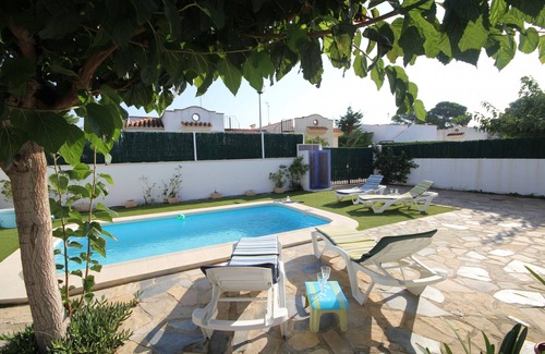 Riumar Ski Chalet | "Nati"@MARISOL: 250m to the beach, private pool, A/C, WiFi, dog beach.