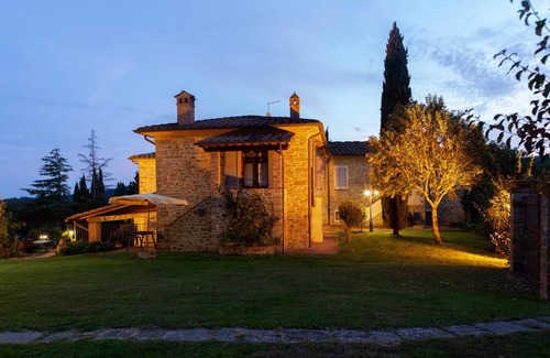 Torre A Castello House | NaTourOasi agriturismo