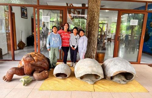 Puerto Ayora Hotel | Natura Gardens Galápagos