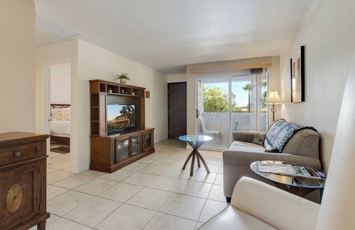 Racquet Club West House | Natural Desert Elegance - A Ryson Property