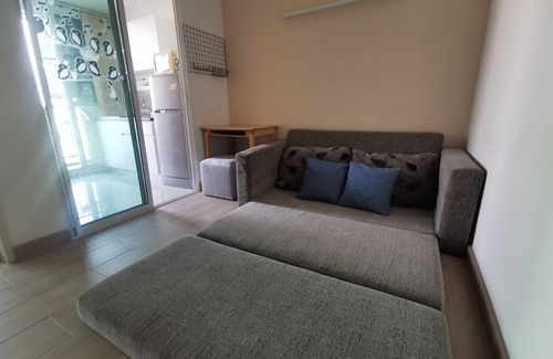 Chom Phon Condo | Natural light, Entire room near MRT Ladprao 500m